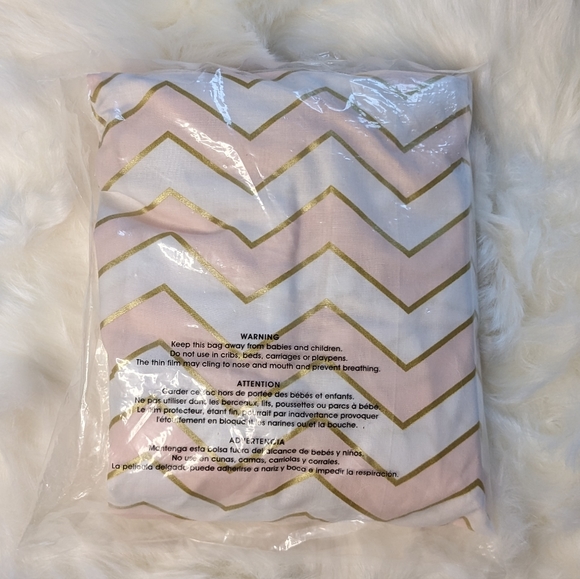 NWT Organic Cotton Chevron Crib Sheet - Picture 2 of 3